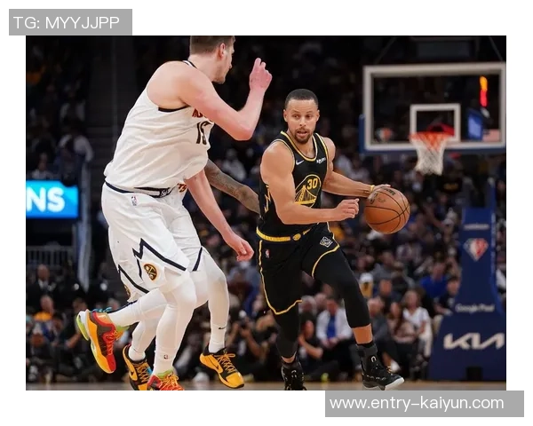 掘金与开拓者激战正酣精彩瞬间图片回顾与分析